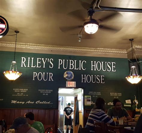 riley's pour house|riley's pub.